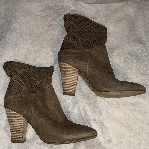 Cordani Philly perforated slouch almond front dark tan boots booties Sz 38 EU - Picture 9 of 14